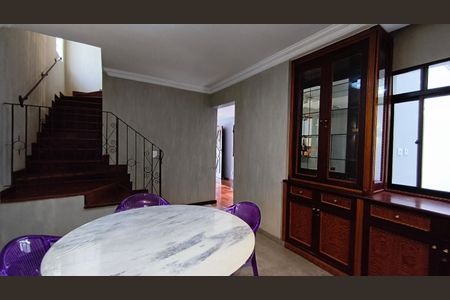 Casa à venda com 220m², 3 quartos e 2 vagasCopa