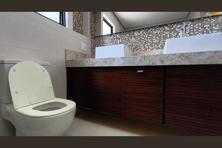 Casa à venda com 220m², 3 quartos e 2 vagasBanheiro da Suíte