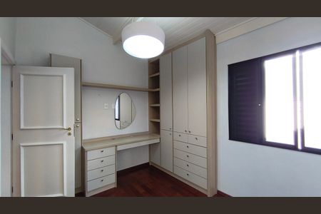 Casa à venda com 220m², 3 quartos e 2 vagasQuarto 2