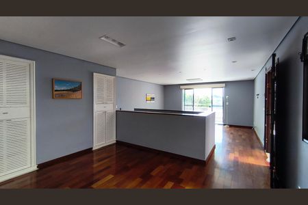 Casa à venda com 220m², 3 quartos e 2 vagasSala