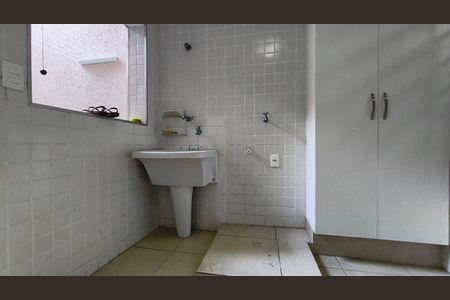 Casa à venda com 220m², 3 quartos e 2 vagasÁrea de Serviço