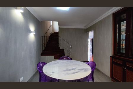 Casa à venda com 220m², 3 quartos e 2 vagasCopa