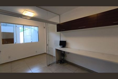 Casa à venda com 220m², 3 quartos e 2 vagasEdícula