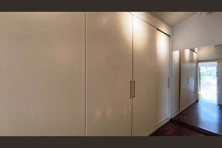 Casa à venda com 220m², 3 quartos e 2 vagasCloset 1 da Suíte