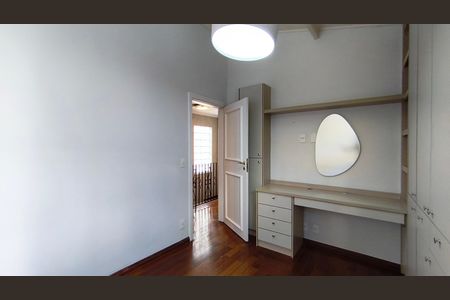 Casa à venda com 220m², 3 quartos e 2 vagasQuarto 2