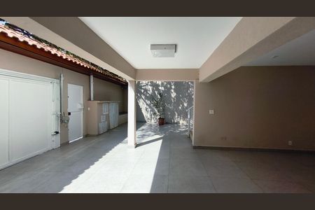 Casa à venda com 220m², 3 quartos e 2 vagasGaragem
