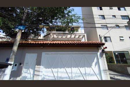 Casa à venda com 220m², 3 quartos e 2 vagasFachada + Plaquinha