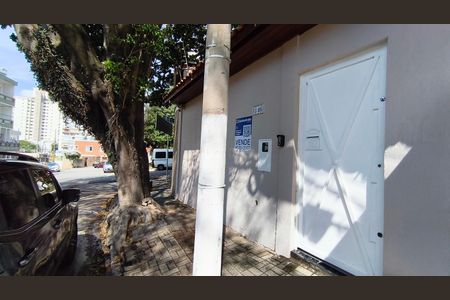Casa à venda com 220m², 3 quartos e 2 vagasFachada + Plaquinha