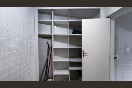Casa à venda com 220m², 3 quartos e 2 vagasÁrea de Serviço