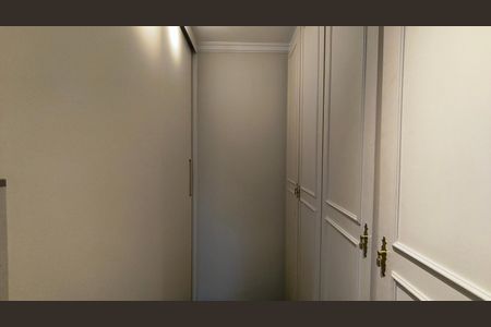 Casa à venda com 220m², 3 quartos e 2 vagasCloset 2 da Suíte