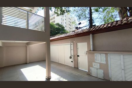 Casa à venda com 220m², 3 quartos e 2 vagasFachada