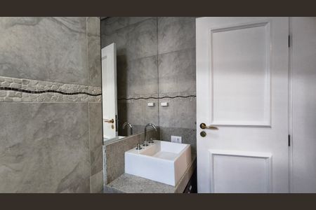 Casa à venda com 220m², 3 quartos e 2 vagasBanheiro