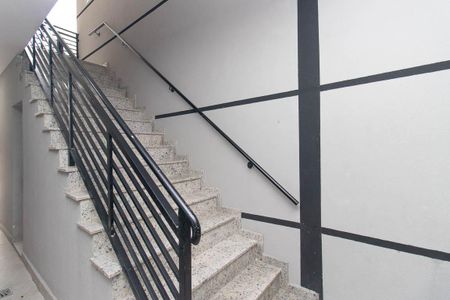 Apartamento para alugar com 49m², 2 quartos e sem vagaEscada