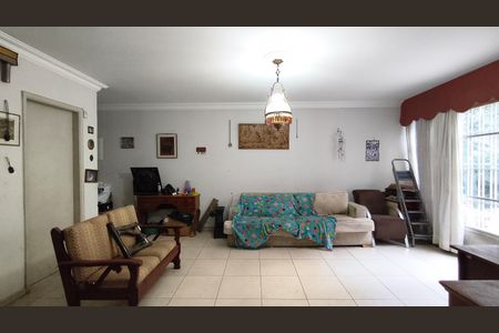 Casa para alugar com 212m², 3 quartos e 2 vagas Casa para alugar com 212m², 3 quartos e 2 vagasSala