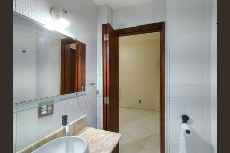 Apartamento à venda com 42m², 1 quarto e sem vagaBanheiro Corredor