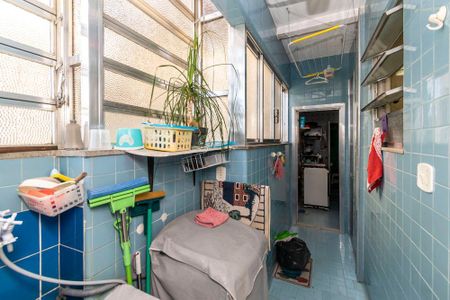 Apartamento à venda com 70m², 2 quartos e 1 vagaÁrea de Serviço