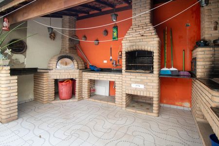 Casa à venda com 173m², 3 quartos e 2 vagas Casa à venda com 173m², 3 quartos e 2 vagasChurrasqueira