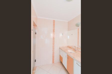 Casa à venda com 200m², 4 quartos e 1 vagaBanheiro da Suíte