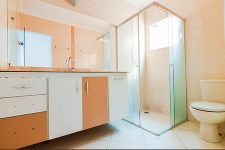 Casa à venda com 200m², 4 quartos e 1 vagaBanheiro da Suíte