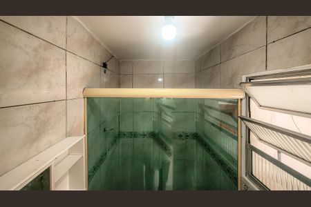 Banheiro de casa para alugar com 1 quarto, 30m² em Jordanópolis, São Paulo