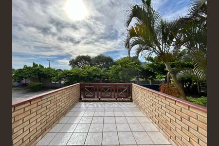 Casa de condomínio para alugar com 81m², 2 quartos e 1 vagaVaranda