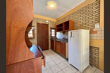 Casa de condomínio para alugar com 81m², 2 quartos e 1 vagaCozinha 