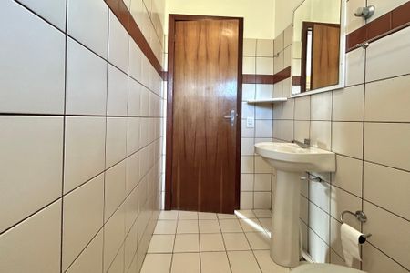 Casa de condomínio para alugar com 81m², 2 quartos e 1 vagaBanheiro 