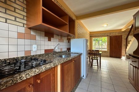 Casa de condomínio para alugar com 81m², 2 quartos e 1 vagaCozinha 