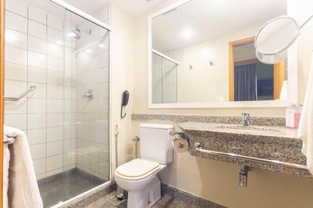 Banheiro de kitnet/studio para alugar com 1 quarto, 29m² em Tatuapé, São Paulo