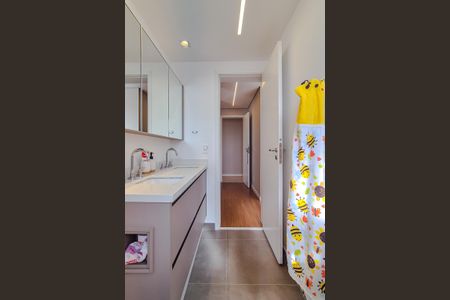 Apartamento à venda com 127m², 3 quartos e 2 vagasBanheiro da Suíte 1