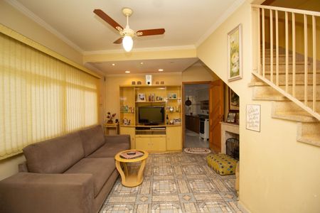 Sala de casa à venda com 4 quartos, 113m² em Parque Maria Domitila, São Paulo