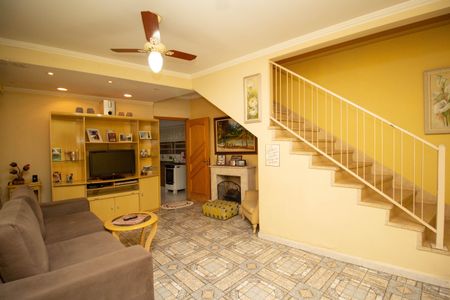 Sala de casa à venda com 4 quartos, 113m² em Parque Maria Domitila, São Paulo