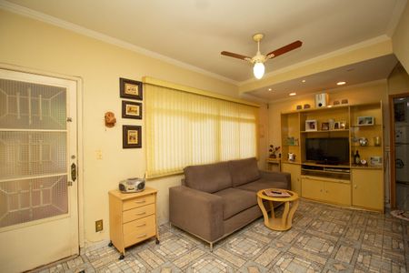Casa à venda com 113m², 4 quartos e 3 vagasSala