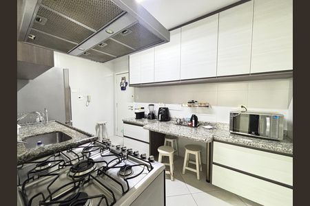 Apartamento à venda com 103m², 2 quartos e 2 vagas Apartamento à venda com 103m², 2 quartos e 2 vagasCozinha