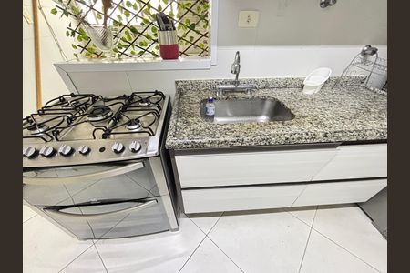 Apartamento à venda com 103m², 2 quartos e 2 vagas Apartamento à venda com 103m², 2 quartos e 2 vagasCozinha