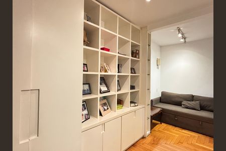 Apartamento à venda com 103m², 2 quartos e 2 vagas Apartamento à venda com 103m², 2 quartos e 2 vagasEscritório