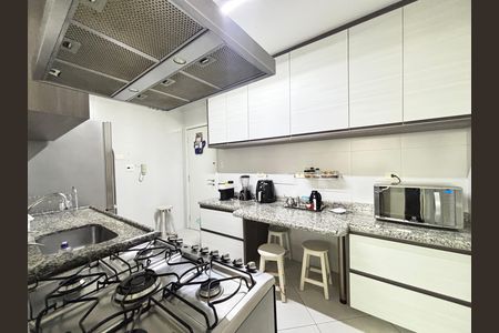 Apartamento à venda com 103m², 2 quartos e 2 vagas Apartamento à venda com 103m², 2 quartos e 2 vagasCozinha