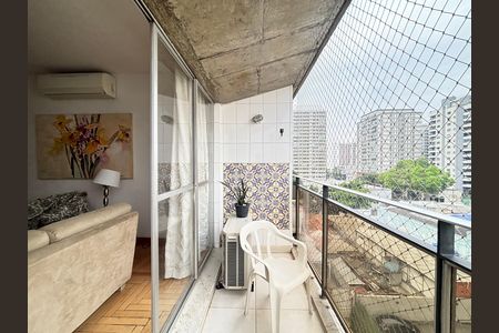 Apartamento à venda com 103m², 2 quartos e 2 vagas Apartamento à venda com 103m², 2 quartos e 2 vagasVaranda
