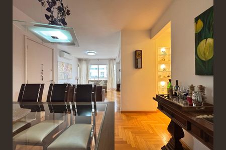 Apartamento à venda com 103m², 2 quartos e 2 vagas Apartamento à venda com 103m², 2 quartos e 2 vagasSala