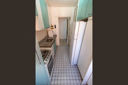 Apartamento para alugar com 70m², 3 quartos e 2 vagas Apartamento para alugar com 70m², 3 quartos e 2 vagasCOZINHA