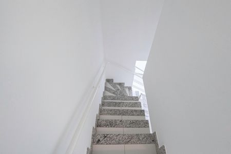 Apartamento à venda com 130m², 3 quartos e 2 vagasEscada