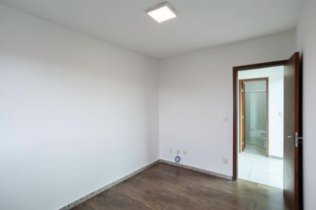Apartamento à venda com 130m², 3 quartos e 2 vagasCobertura - Quarto 2