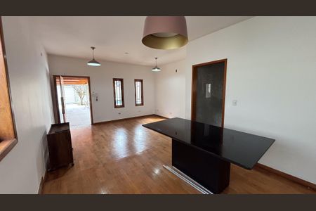 Casa para alugar com 360m², 2 quartos e 5 vagasSala