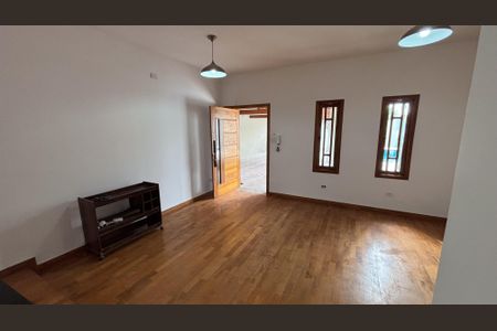 Sala de casa para alugar com 2 quartos, 360m² em Jardim Santa Maria, Jacareí