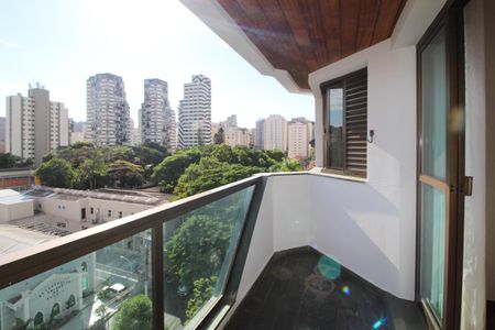 Apartamento à venda com 116m², 3 quartos e 2 vagas Apartamento à venda com 116m², 3 quartos e 2 vagasVaranda