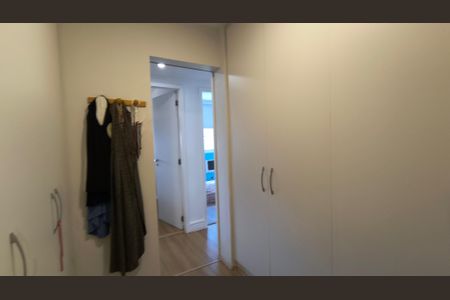 Apartamento à venda com 130m², 3 quartos e 2 vagas Apartamento à venda com 130m², 3 quartos e 2 vagasCloset