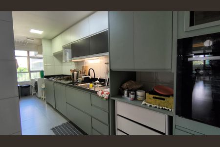 Apartamento à venda com 130m², 3 quartos e 2 vagas Apartamento à venda com 130m², 3 quartos e 2 vagasCozinha e Área de Serviço