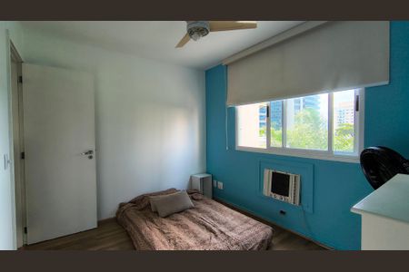 Apartamento à venda com 130m², 3 quartos e 2 vagas Apartamento à venda com 130m², 3 quartos e 2 vagasSuíte