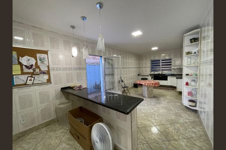Casa à venda com 219m², 3 quartos e 4 vagasCozinha