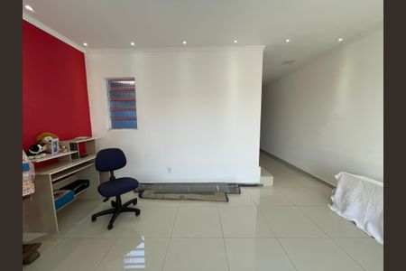 Casa à venda com 219m², 3 quartos e 4 vagasSala